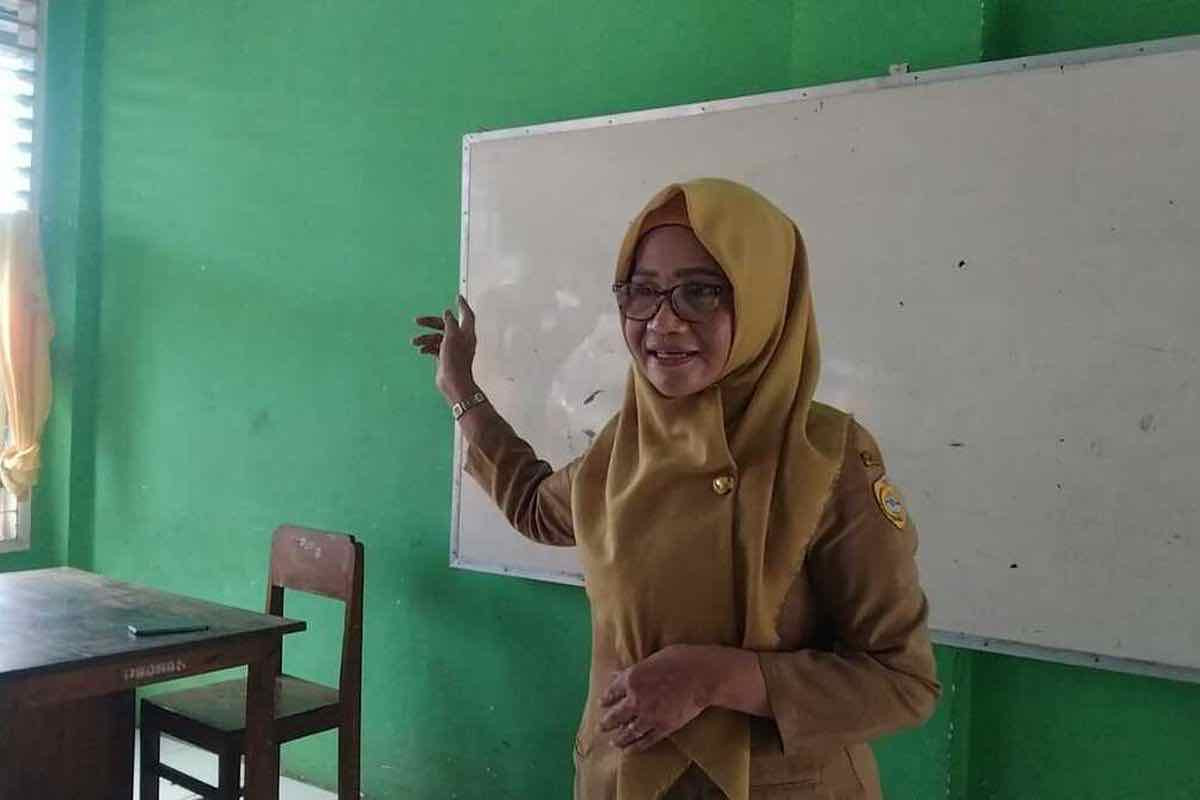 Bertahan Hidup Jualan Online Guru ASN Baubau Tak Digaji