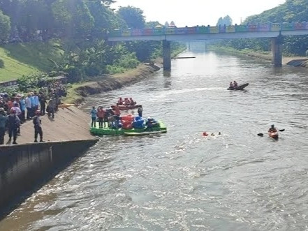 Ratusan Pelajar Sispala Ikuti Lomba Dayung di KBT Jakarta Timur
