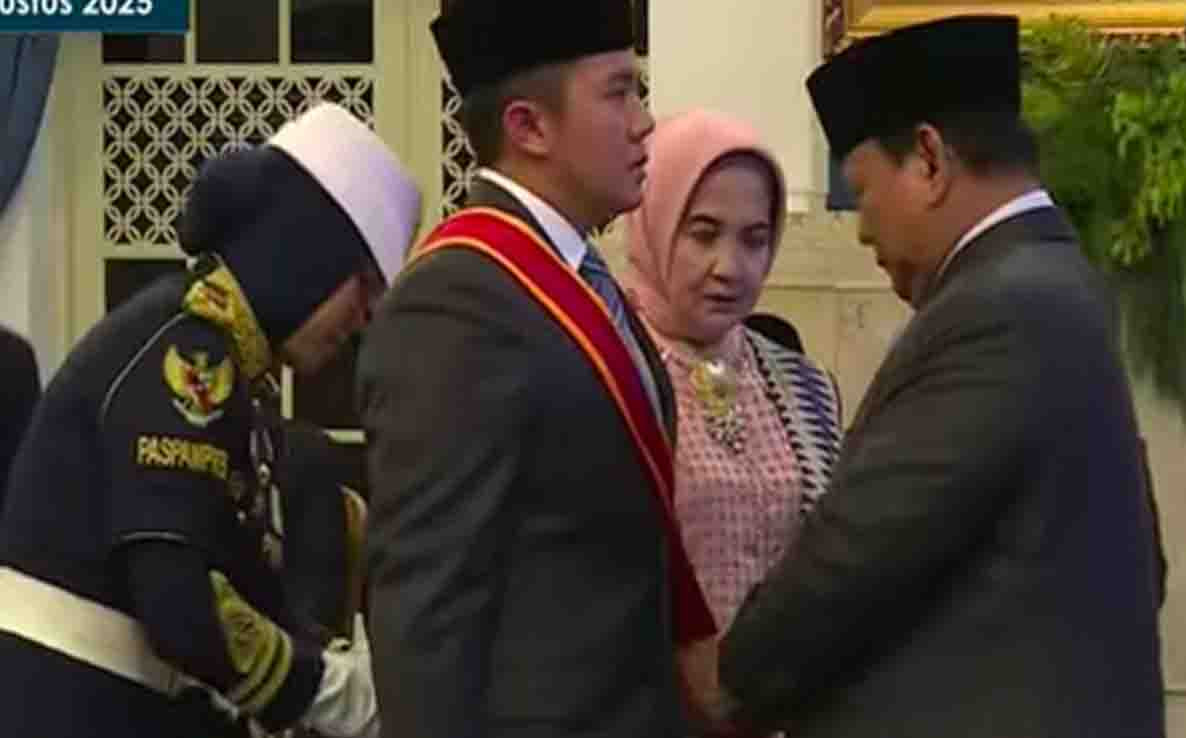 Publik Ragukan Jasa Teddy Indra Wijaya Terima Penghargaan dari Prabowo