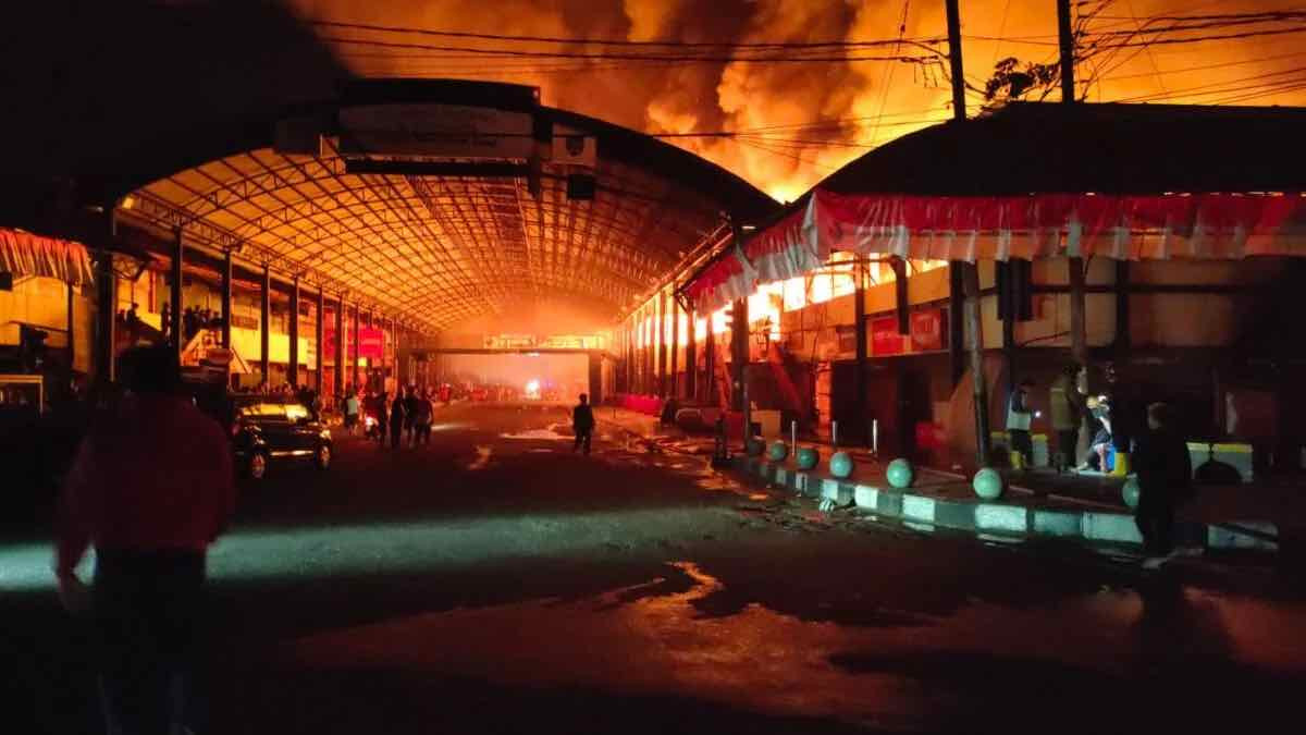 Api Menggulung Pasar Atas Blok B, Pemko Janji Relokasi Pedagang Terdampak