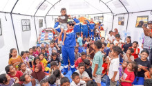 Komut Pertamina Sambangi Korban Gempa NTT di Reok, Hibur Anak-anak di Posko Peduli dan Beri Bantuan