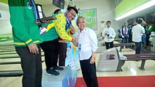 Ditonton Gubernur Riau, Atlet Bowling Persembahkan Emas