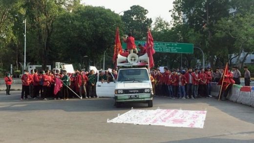Kritik RKUHP hingga Karhutla, IMM Demo di Depan Istana