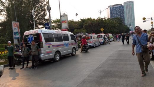 Kejanggalan Cuitan TMC Polda Metro Tuduh Ambulans DKI Diduga Bawa Batu