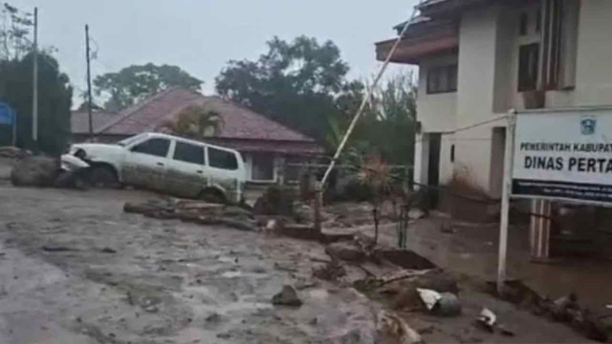 Kuras Genangan Air di Pintu Angin, Empat Pompa Dikerahkan Tutup Sementara Lintas Padang-Solok