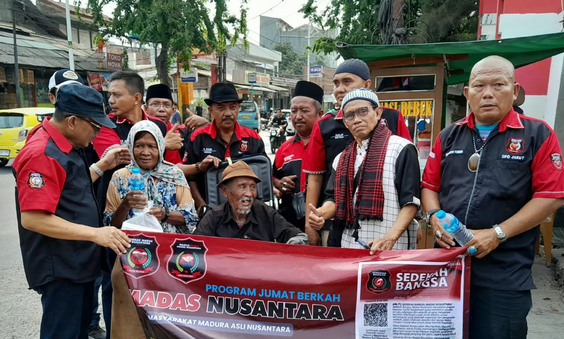 Kolaborasi MADAS Nusantara dan PJBW Hadirkan Jumat Berkah untuk Warga Cilincing