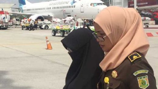 Mau Kabur ke Batam dari Jakarta, Oknum Notaris Senior Neni Sanitra Ternyata Pakai Identitas Palsu