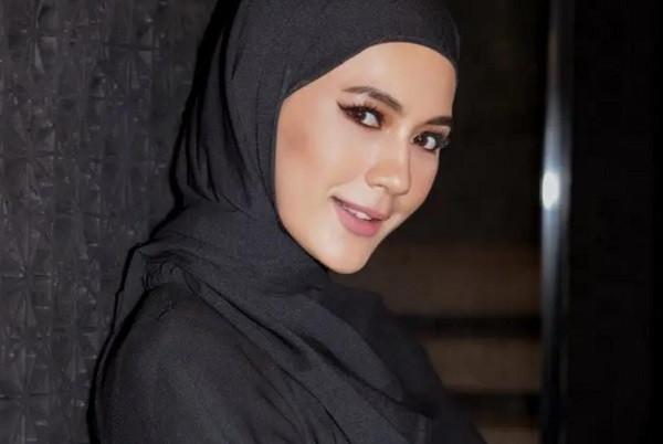 Paula Verhoeven Klarifikasi Isu Rumah Tangga
