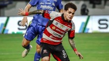 Bernando Tavares Ungkap Alasan Persebaya Lepas Gali Freitas