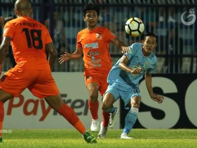 Borneo FC Kalahkan Persela Lewat Pertandingan Ketat