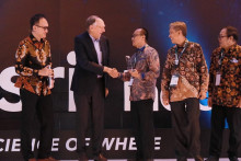 Dirjen Dukcapil Kemdagri Raih Penghargaan Internasional Honorable Mention dari Future of Government Awards
