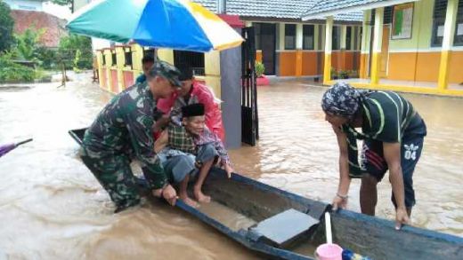Habis Tercekam Ancaman Tsunami, Kini Warga Serang Terendam Banjir