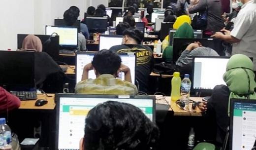 99 Orang Ditangkap dari Kantor Pinjol Ilegal di PIK Jakarta Utara