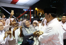 Beri Pantun untuk Masyarakat Medan, Prabowo: Ada Jangkrik Dibalik Pohon Cemara...