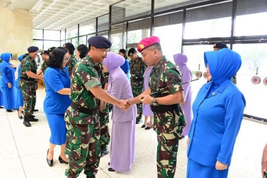 Kasal Terima Pelaporan Korps Kenaikan Pangkat 10 Pati TNI AL