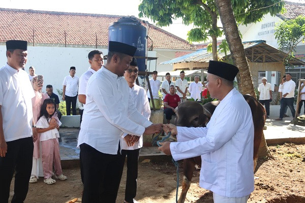 Lapas Serang Sembelih 30 Hewan Kurban Bareng Warga Binaan