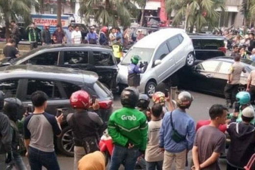 Belasan Kendaraan Terlibat Tabrakan Beruntun di Tol Cipularang, Ini Keterangan Polisi...