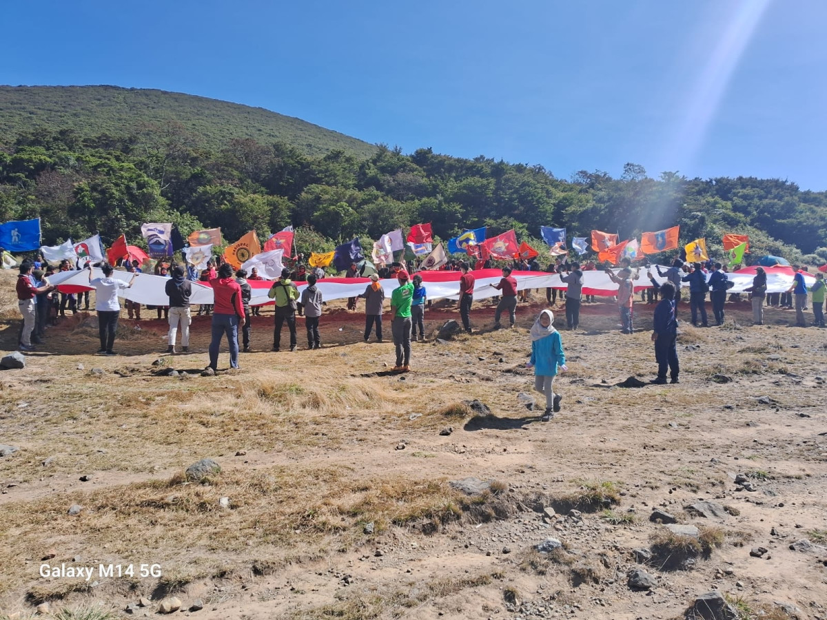 Pendakian Gunung Bersama Sispala DKI Jakarta Berlangsung Sukses