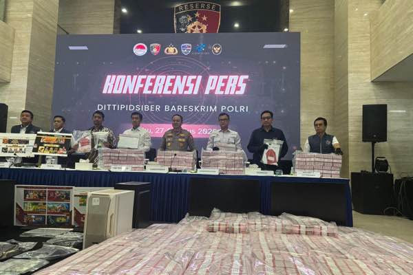 Dari Dolar hingga Peso Filipina, Polisi Ungkap Barang Bukti Sindikat Judi Online di Jakarta