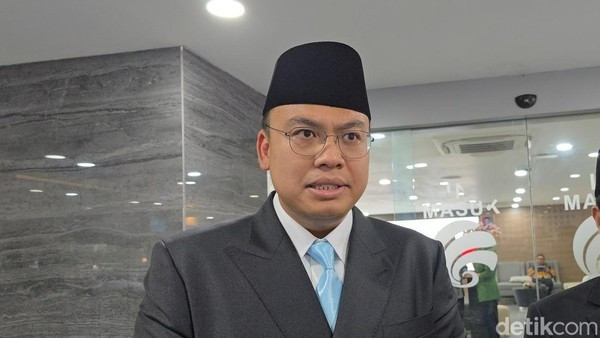 Pemerintah Minta Platform Digital Hentikan Konten Palsu Demo DPR