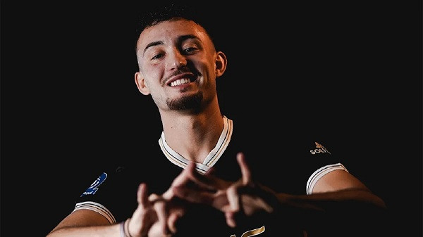 Ivar Jenner Perpanjang Kontrak Dengan Dewa United FC