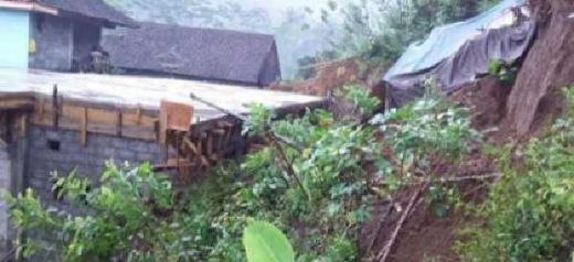 Bencana Tanah Longsor Terjang Malang Selatan, 17 Rumah Rusak