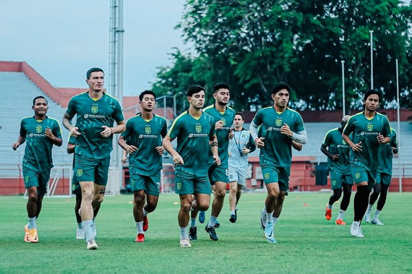 Persebaya Surabaya Bidik Tiga Poin Lawan Dewa United FC