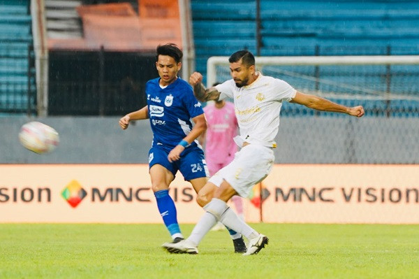 Kalahkan PSIS, Tiga Poin Berharga bagi Arema FC