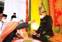Lakukan Ritual Adat Peusijuek, Cak Imin Resmi Jadi Warga Kehormatan Aceh