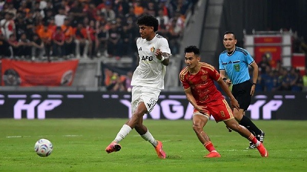 Tampil Spartan, Marcelo Djalo Terpaksa Ganti Sepatu Yang Jebol