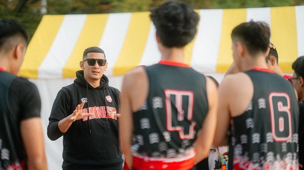 GoNews.co Coach Rama saat memberikan isn