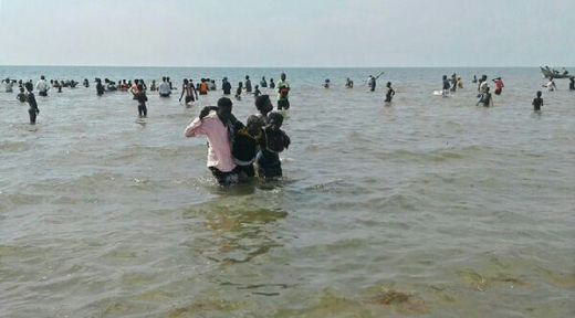 Perahu Terbalik, 30 Pesepakbola dan Fansnya Tewas di Danau
