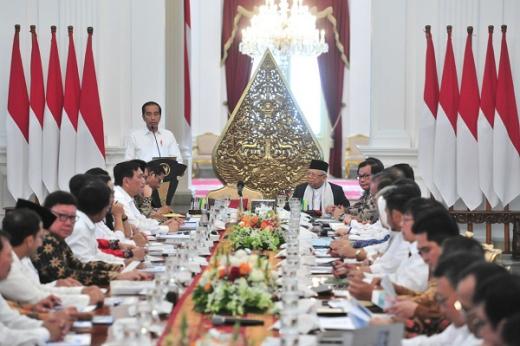 Saat Rapat Kabinet, Jokowi Pesan ke Menteri: Jangan Tutup Diri, Jangan Takut Dikritik