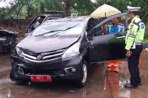 Mobil Protokoler Wagub Jateng Kecelakaan di Tol Batang