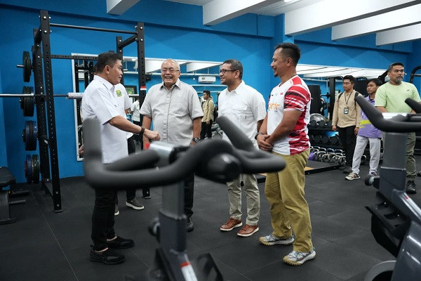 Kemenpora Serah Terima Alat Gymnasium dan Sport Science ke PBSI