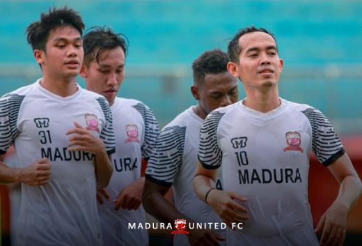 Rachmad Darmawan Sudah Pimpin Latihan Madura United FC