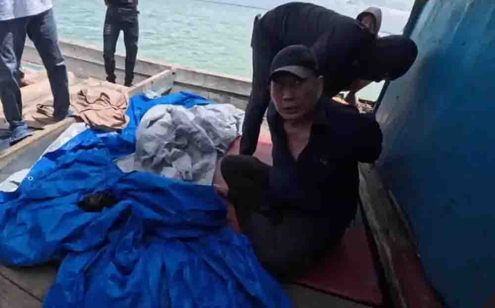 Drama Pelarian Koh Erwin Kandas di Perairan Asing Usai Setor Miliaran Rupiah Demi Alphard Polisi