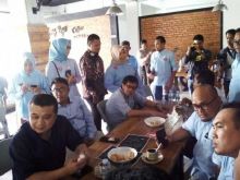 Dampingi Rocky Gerung di Pekanbaru, Erwin Aksa Puji Sandiaga Uno