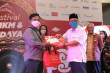 Empat Pelaku UMKM Dapatkan Modal Usaha di Festival UMKM dan Kebudayaan Kota Tangerang