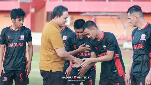 Kehadiran Presiden Madura United FC Membakar Semangat Skuad Muda