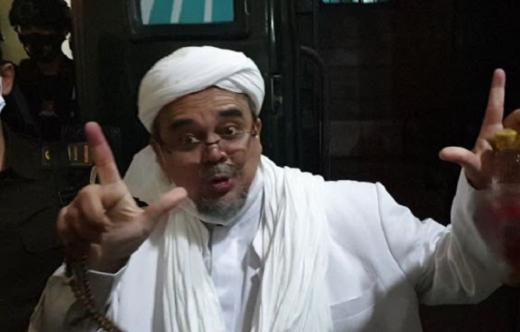 Hakim Bebaskan Habib Rizieq Cs dari Larangan Berorganisasi, Peluang FPI Baru?