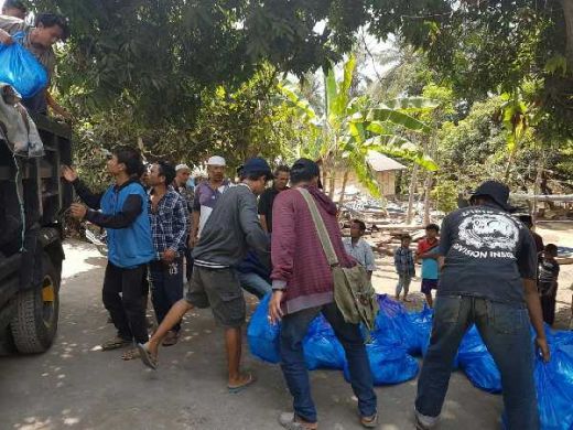 1.260 Paket Bantuan Diserahkan Pemkab Siak ke Korban Bencana di Lombok