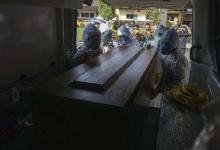 Polisi Ancam Pidanakan Pengusap Liur Jenazah Corona di Batam
