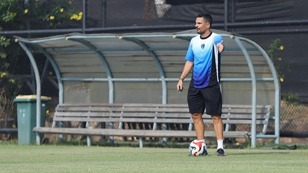 Carlos Pena Ingin Bawa Persita di Papan Atas Super League 2026/2027