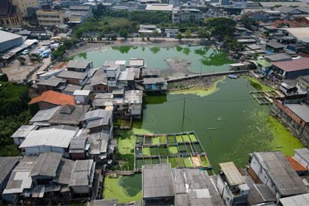 Krisis Air Bersih di Kampung Apung, Warga Mandi Air Sumur Keruh dan Beli Air Pikulan