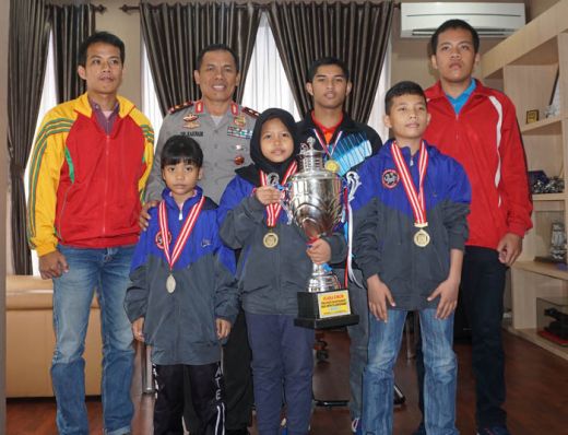 Kapolda Riau Salut Torehan Prestasi Atlet Karate Riau