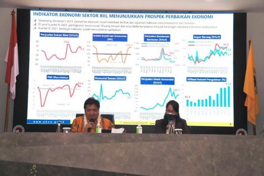 Beri Kuliah Umum di Universitas Kristen Satya Wacana, Menko Airlangga: Varian Omicron Muncul Akibat Ketidakadilan Vaksin
