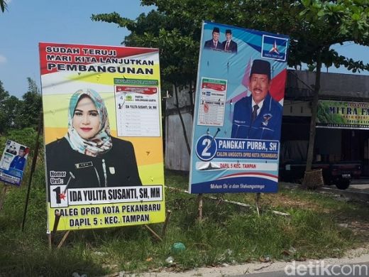 Hanya Segelintir Caleg Partai Pro 01 yang Berani Pasang Foto Jokowi di Pekanbaru