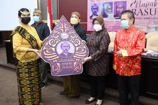 Lepas Rombongan Napak Tilas Rasul Jawa, Siti Fauziah: MPR Terbuka Bagi Semua Kalangan