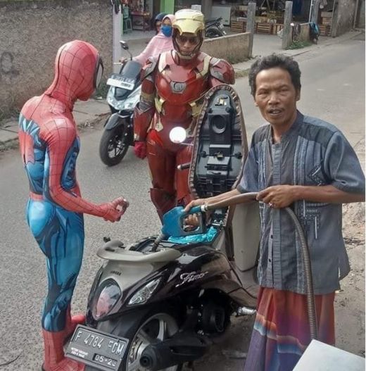 8 Potret lucu Begini Jadinya Jika Avengers Tinggal di Indonesia, Kocak Cuy....